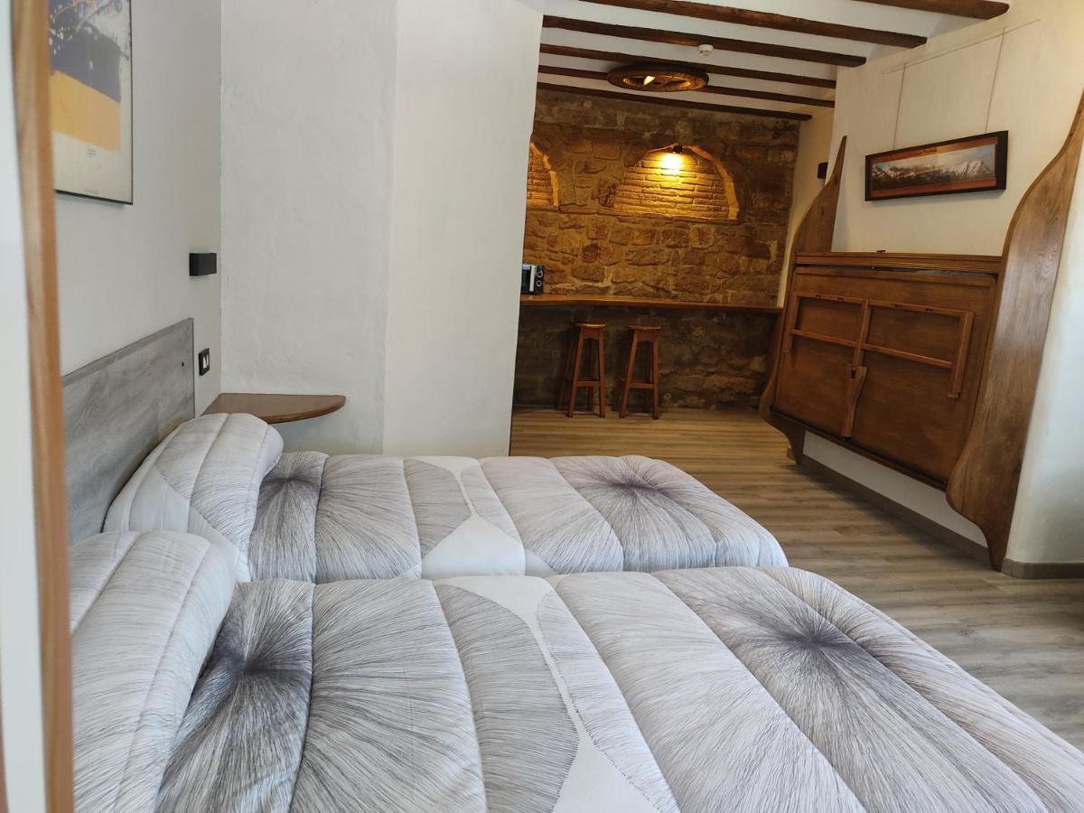 Hostal Suetxe Los Arcos Bagian luar foto