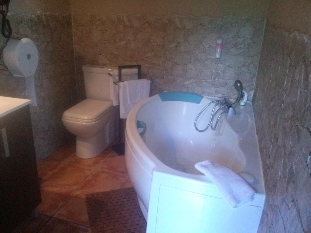Hostal Suetxe Los Arcos Bagian luar foto