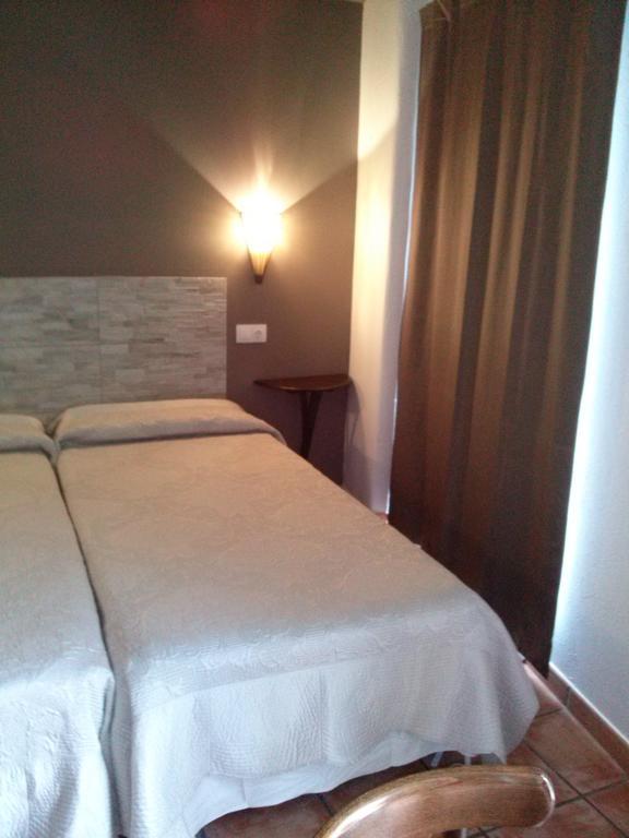 Hostal Suetxe Los Arcos Bagian luar foto