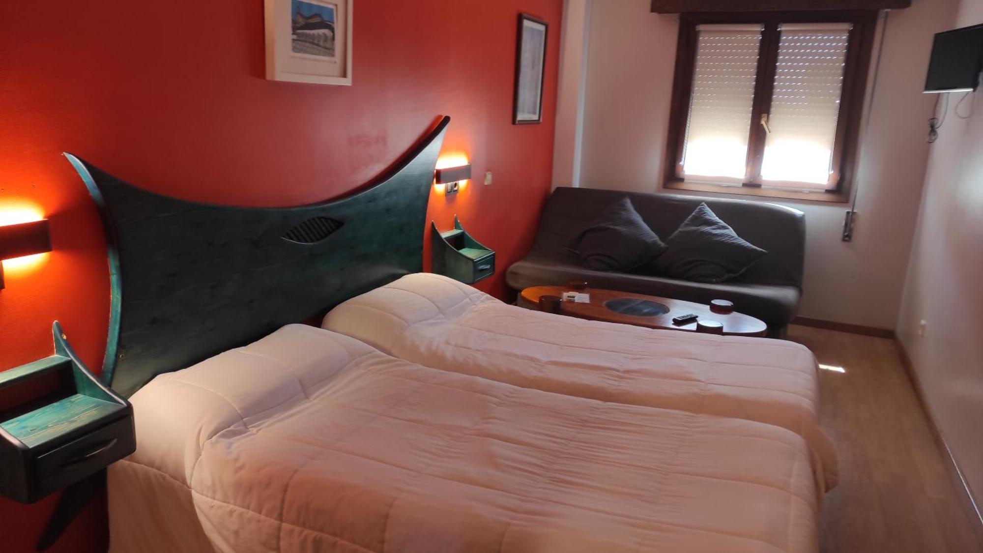 Hostal Suetxe Los Arcos Bagian luar foto