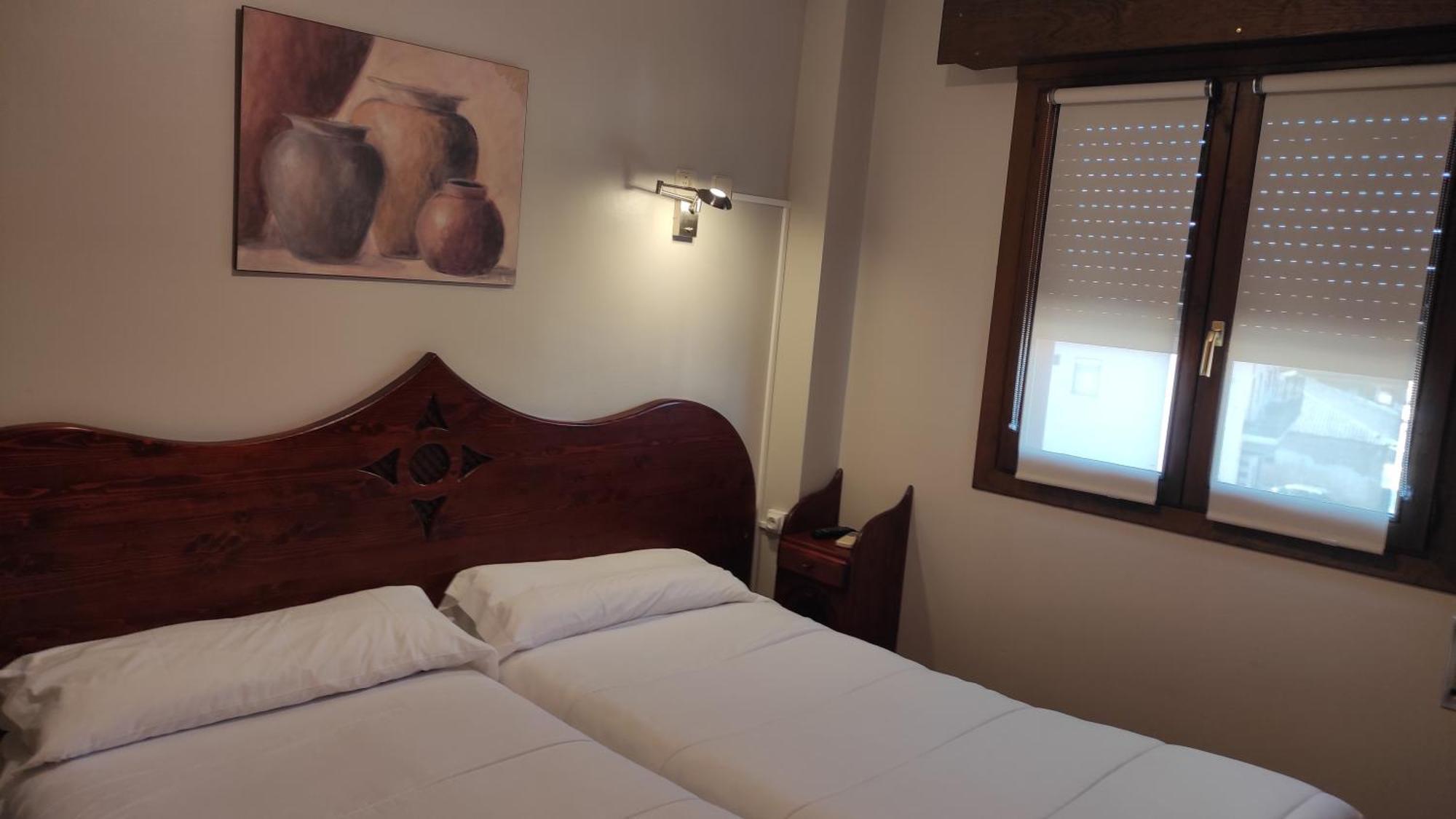 Hostal Suetxe Los Arcos Bagian luar foto