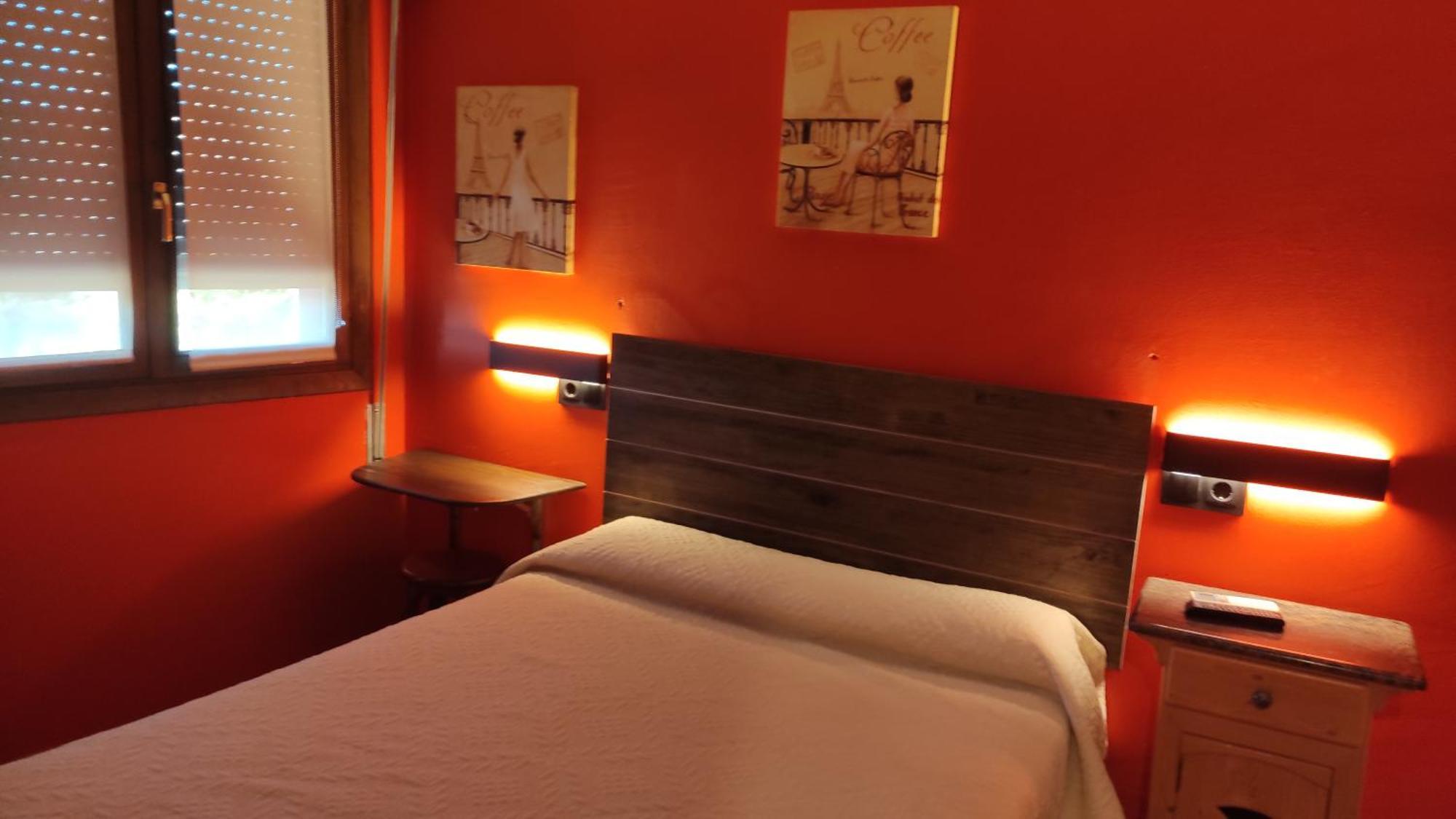 Hostal Suetxe Los Arcos Bagian luar foto