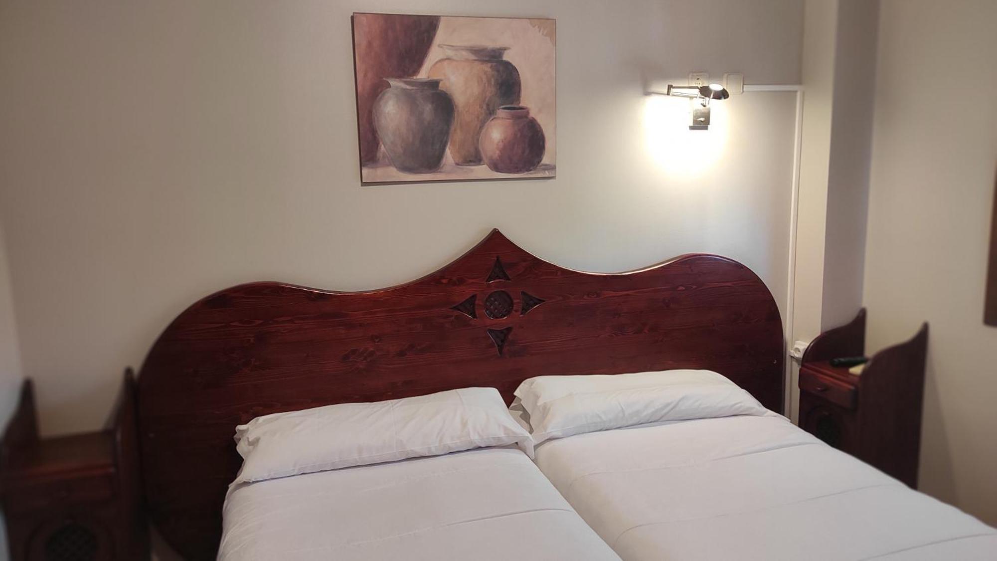 Hostal Suetxe Los Arcos Bagian luar foto
