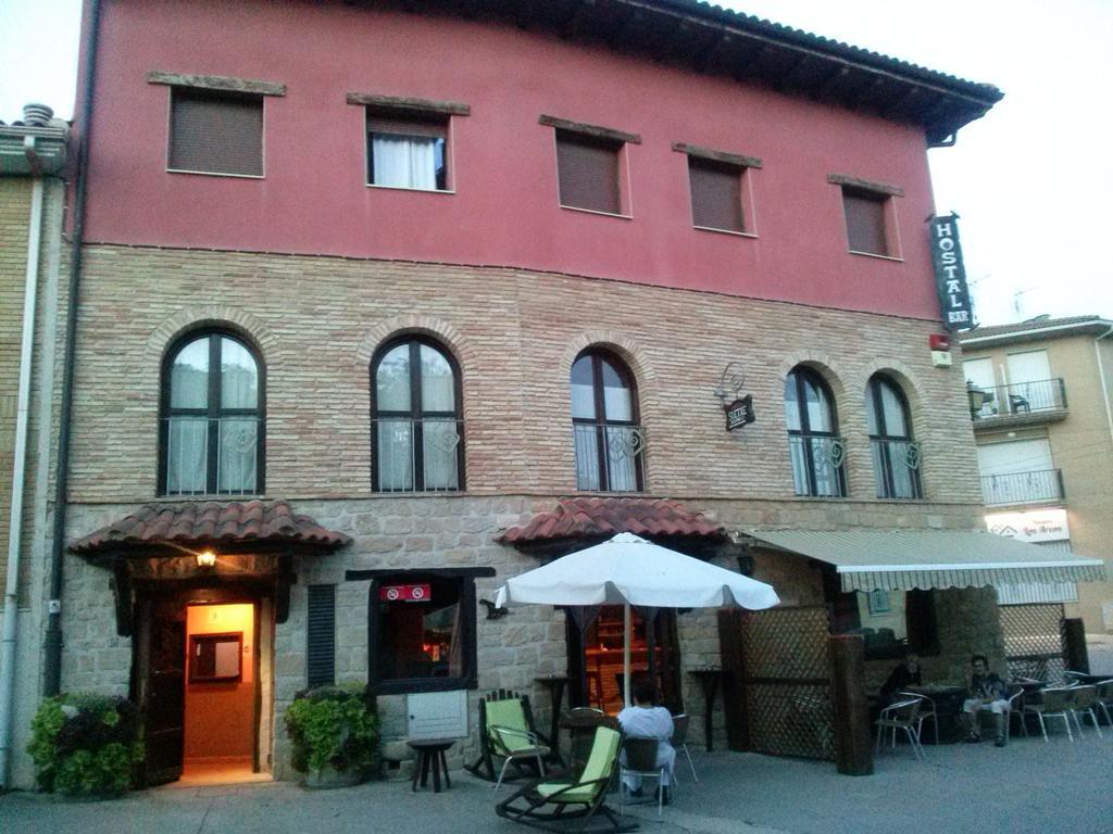 Hostal Suetxe Los Arcos Bagian luar foto